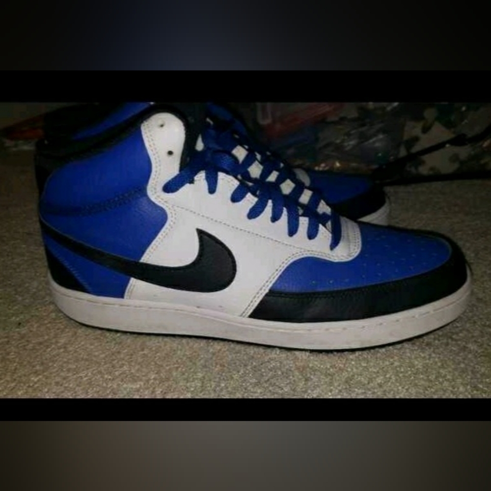 Nike Court Mid